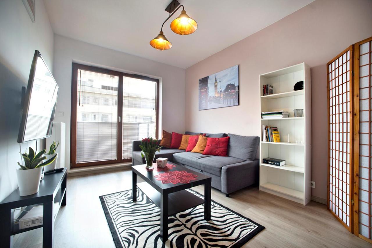 Airport Okecie Klobucka P&O Serviced Apartments Warsawa Bagian luar foto