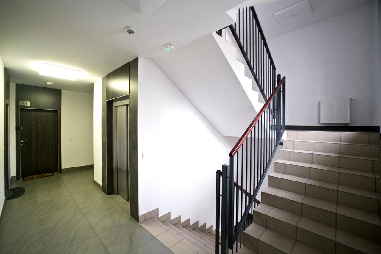 Airport Okecie Klobucka P&O Serviced Apartments Warsawa Bagian luar foto